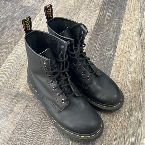 Dr. Martens Shoes - Dr Marten Smooth Leather Lace-up Boot